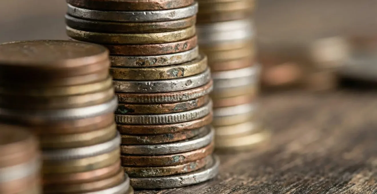 Composition métaphorique illustrant le concept de provision financière pour la franchise